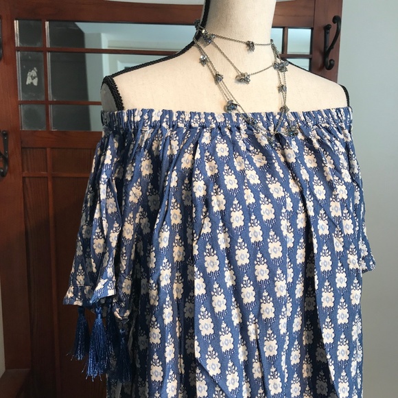 Off the Shoulder Tassel Dress - Picture 3 of 6